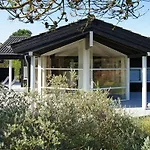 Lakefront Retreat - By Traum Сasa de vacaciones