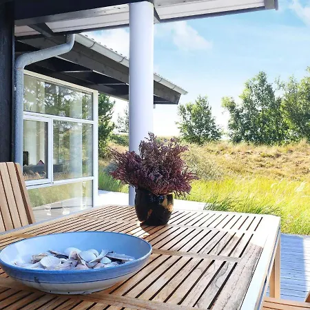 Lakefront Retreat - By Traum *