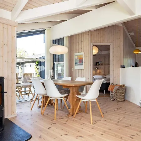 別荘 Three-bedroom In 56