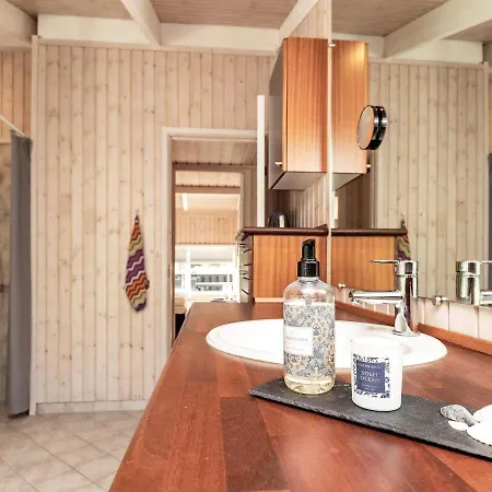 Three-bedroom In 56 Ålbæk