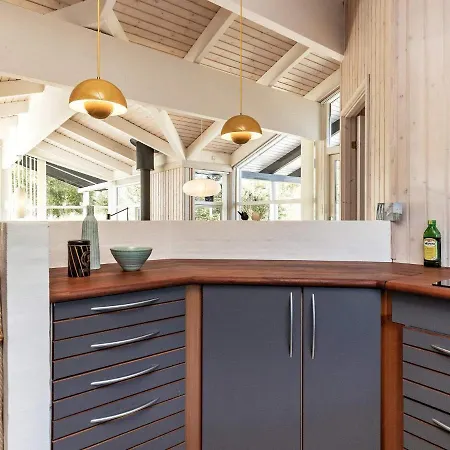 Holiday home Three-bedroom In 56