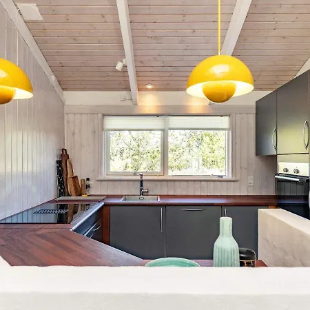 Lakefront Retreat - By Traum بيت للعطل