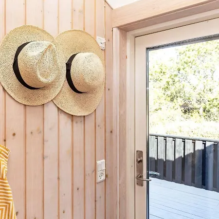 Holiday home Three-bedroom In 56 *