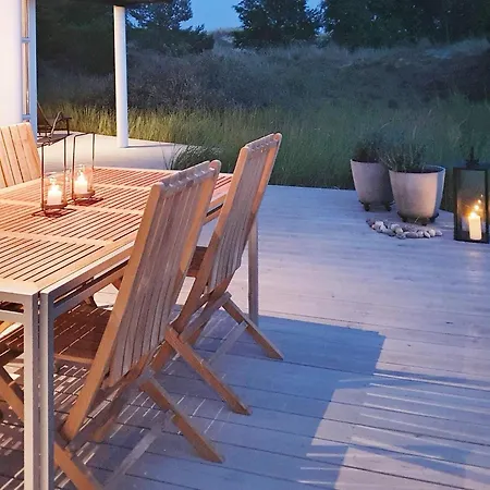 Three-bedroom In 56 Holiday home