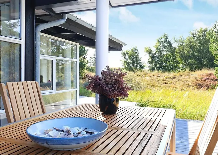 Lakefront Retreat - By Traum *