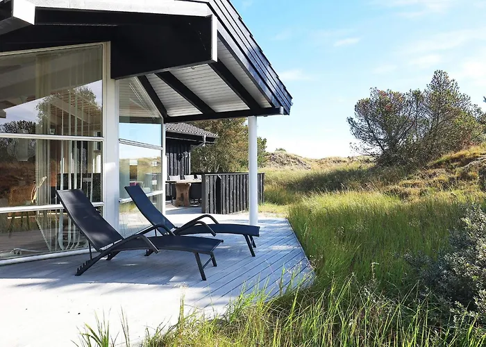 Lakefront Retreat - By Traum *